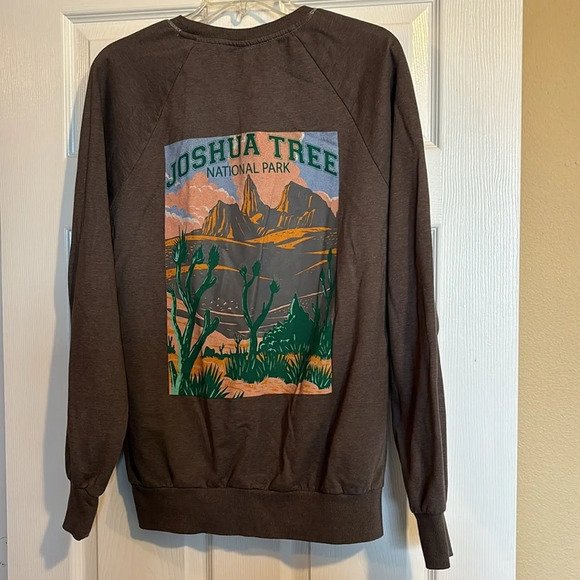 Denim Civilization women’s gray Joshua Tree National Park sweatshirt - Picture 6 of 8